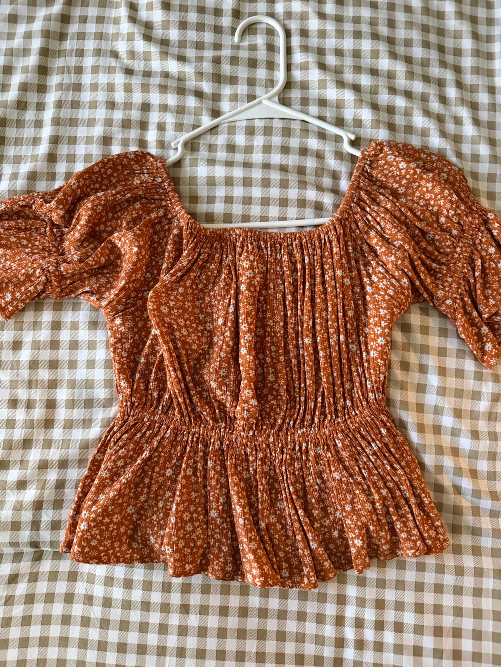 American Eagle women’s Rust Floral Top